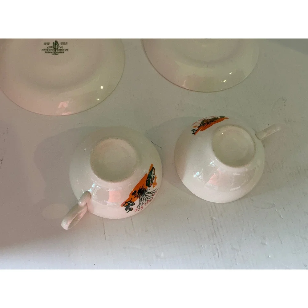 Universal Potteries preowned these